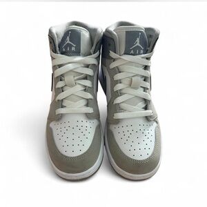 Kids Jordan 1 high top sneakers
